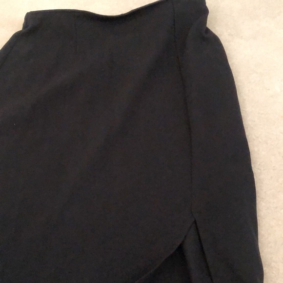 Abercrombie & Fitch Fitted Slit Asymmetrical Tulip Skirt - Picture 6 of 9